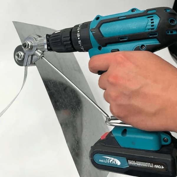 situation — MetalCut Pro™ – Nasadka do Wiertarki do Cięcia Blachy