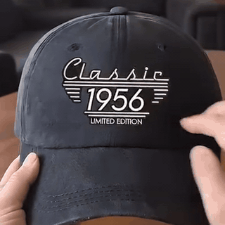 gif — Personalizowana czapka z daszkiem Classic – sprany dżins vintage z Twoim rokiem lub napisem